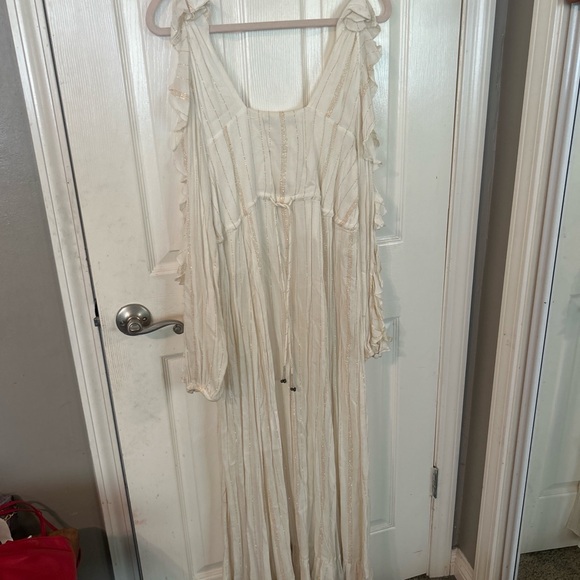 Guess Long Sleeve White and Gold Maxi Dress - Picture 2 of 6